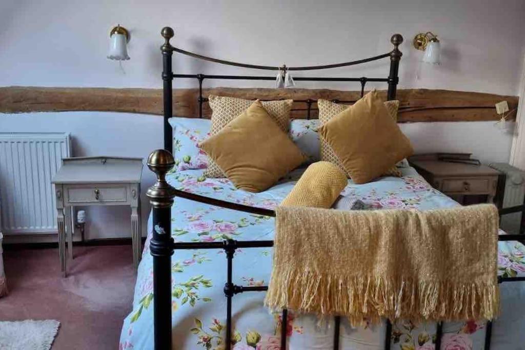 Stunning Barn Conversion Ideal For Large Families Bildeston 外观 照片