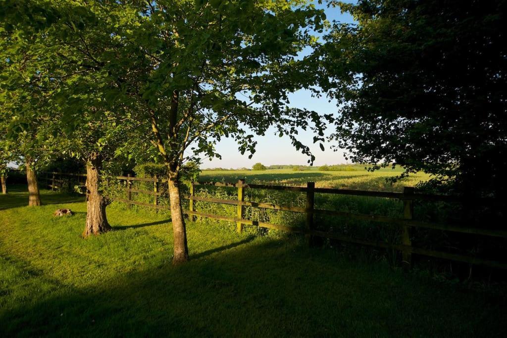 Stunning Barn Conversion Ideal For Large Families Bildeston 外观 照片