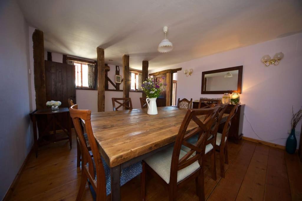 Stunning Barn Conversion Ideal For Large Families Bildeston 外观 照片